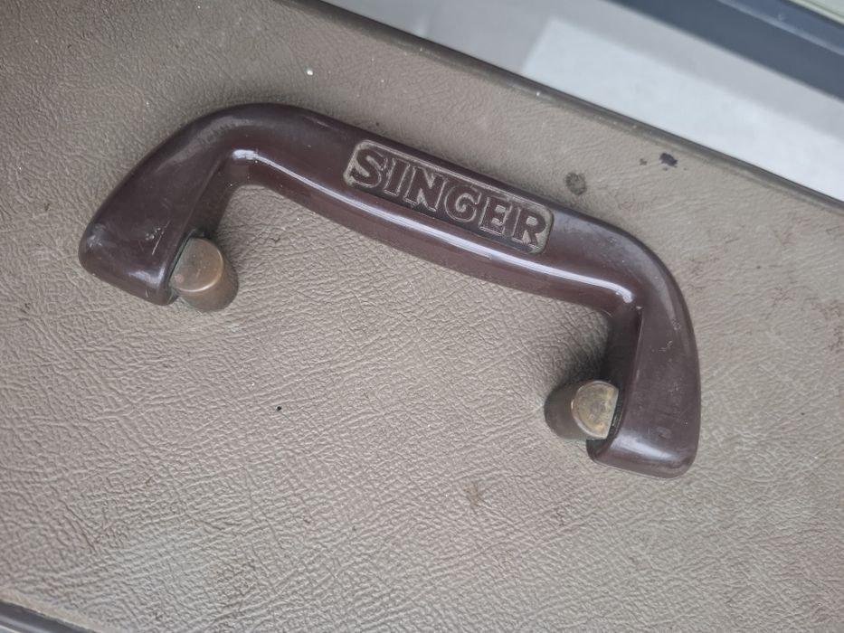 Masina de cusut Singer electrică