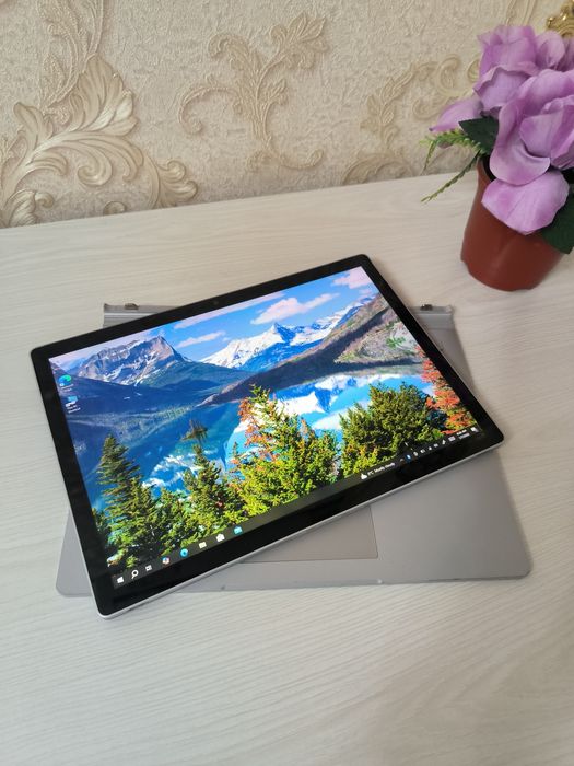 Microsoft Surface Book 2