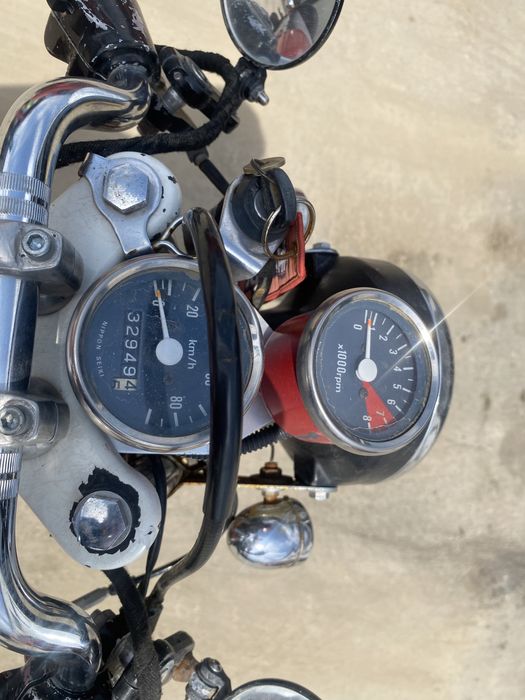 Motocicleta Honda CB50J CafeRacer