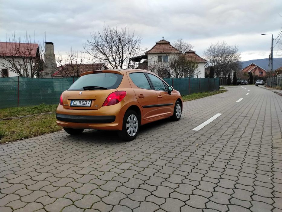 Peugeot 207 motor 1.4 benzina an 2008 acte la zii