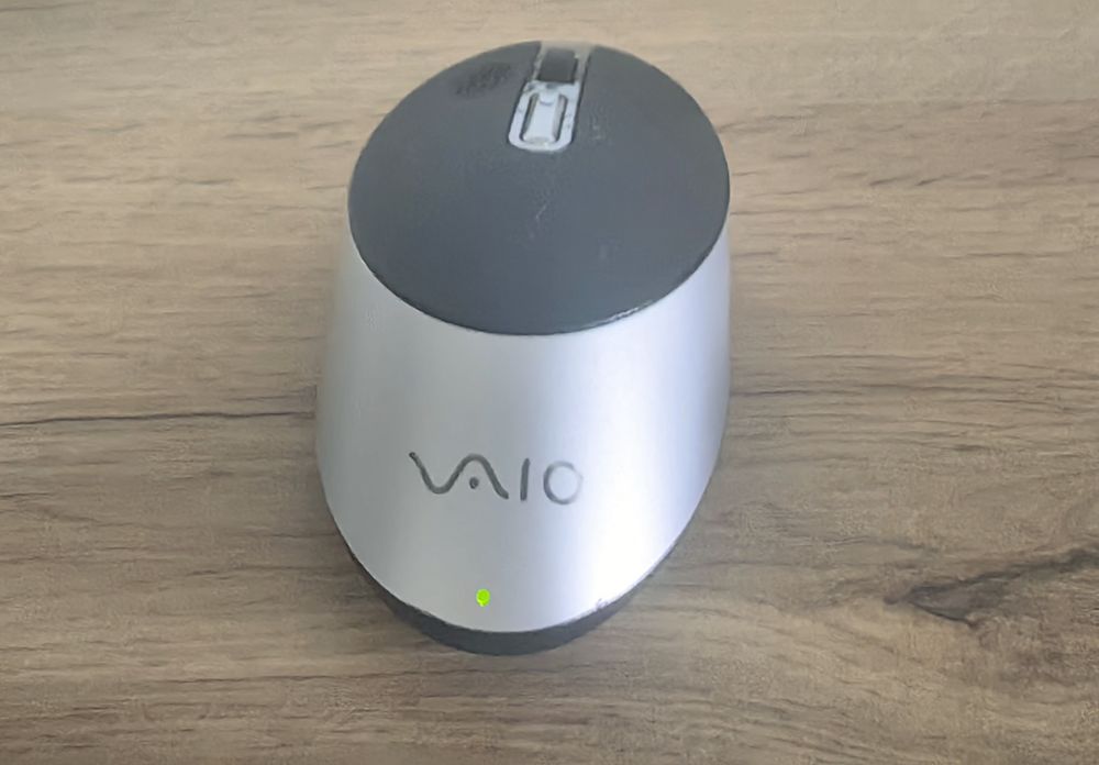 Sony Vaio Bluetooth Laser Wireless Mouse VGP-BMS77