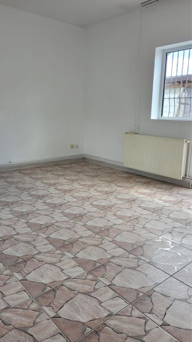 Inchiriez spatiu comercial Stradal open space 130mp sector 5 renovat !