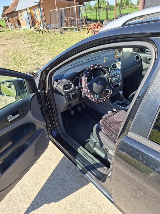 Ford focus 2009.sau schimb cu utilaje