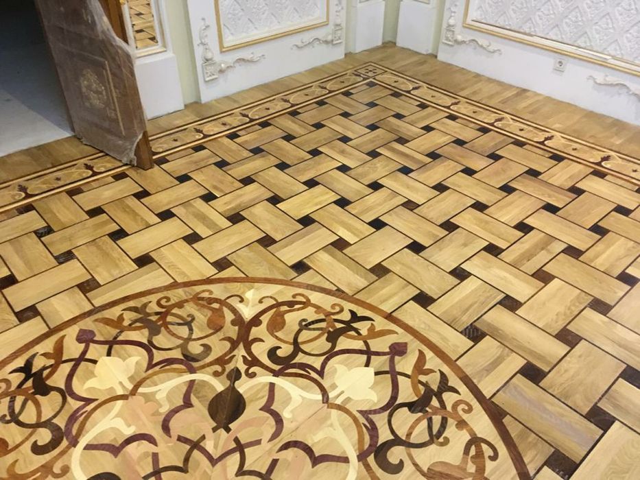 Паркет. Инженерная доска. Лестницы и все из дерево.