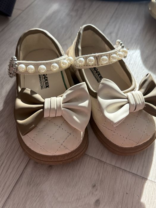 Продам детскую обувь