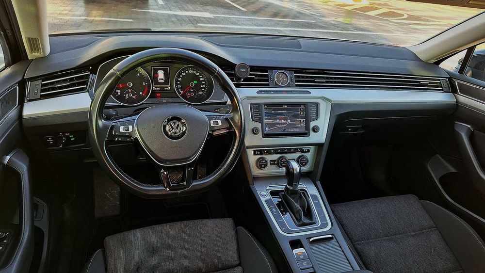 VW Passat B8 2016 2.0 150 cp Euro 6 DSG fara Adblue Panorama LED