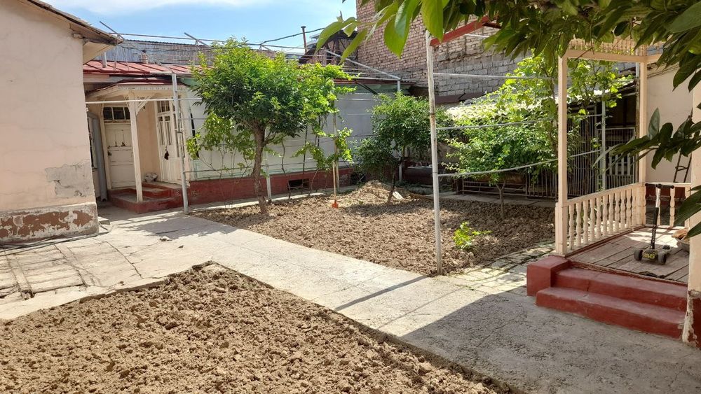 Yerli uchastka sotiladi