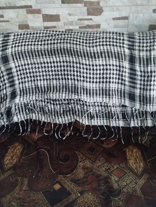 Шал автентичен разм.100/100 см.