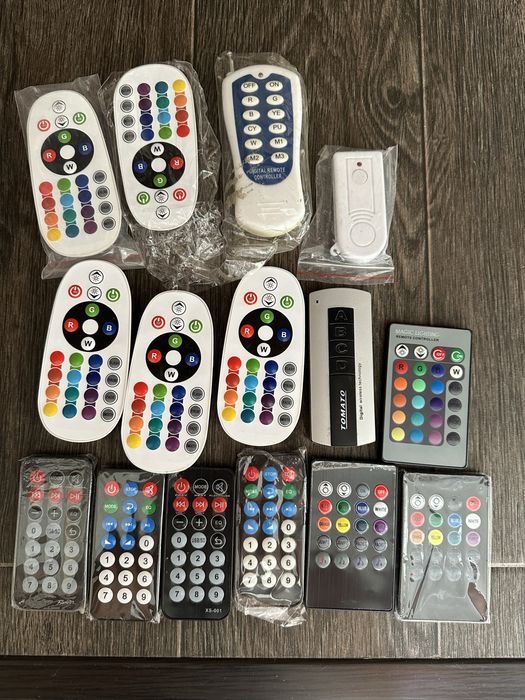 Продам оригинальные пульты для техники все на фото цены по запросу
