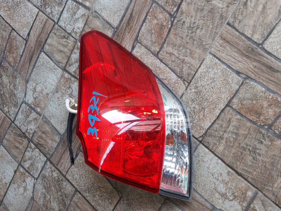 Фонарь задний правый на Subaru 2010 год