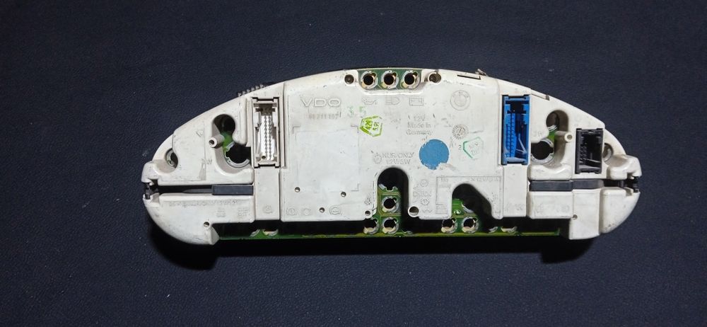 Щиток приборов е36