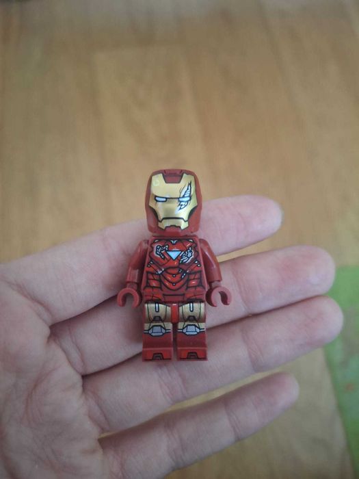Minifigurină lego Iron Man MK6