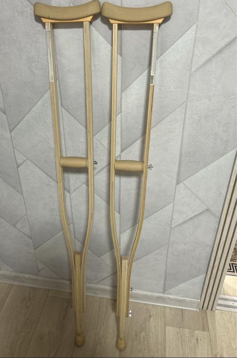 Костыли новые, регулируемые