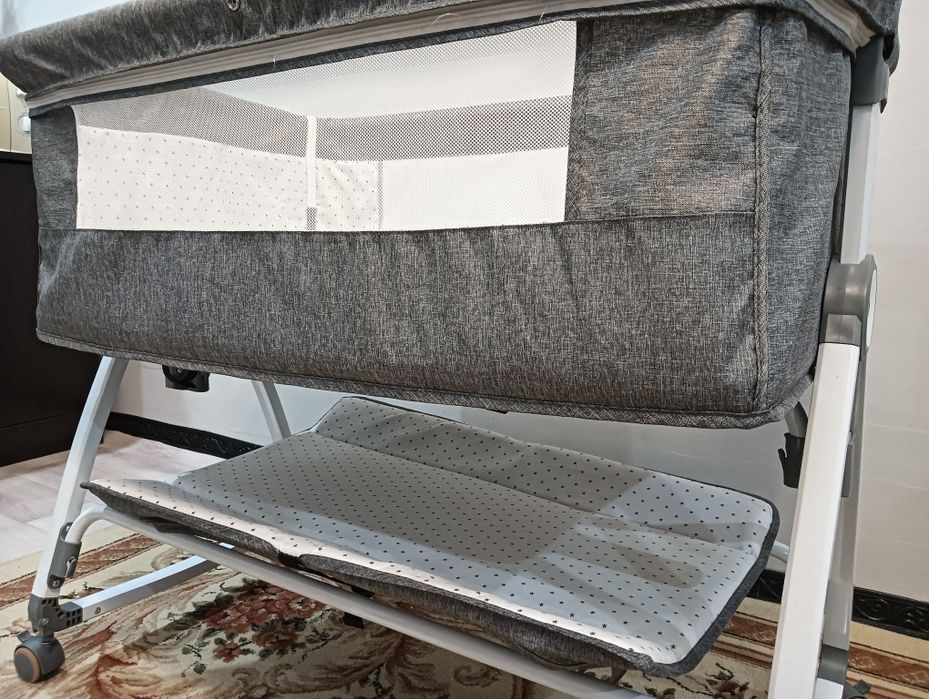 Продается кровать для младенцев