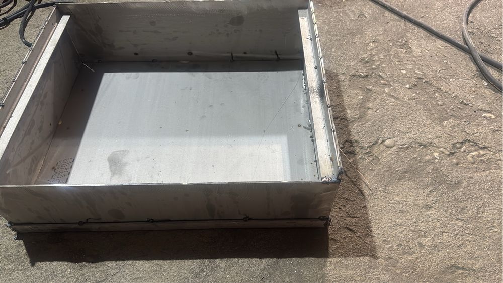 Cutie inox pentru grilaj si gratar caramida