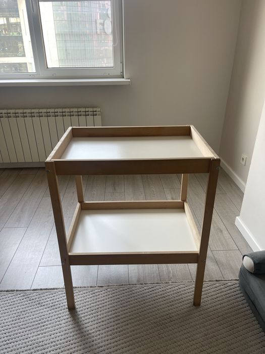 Пелинальный стол IKEA