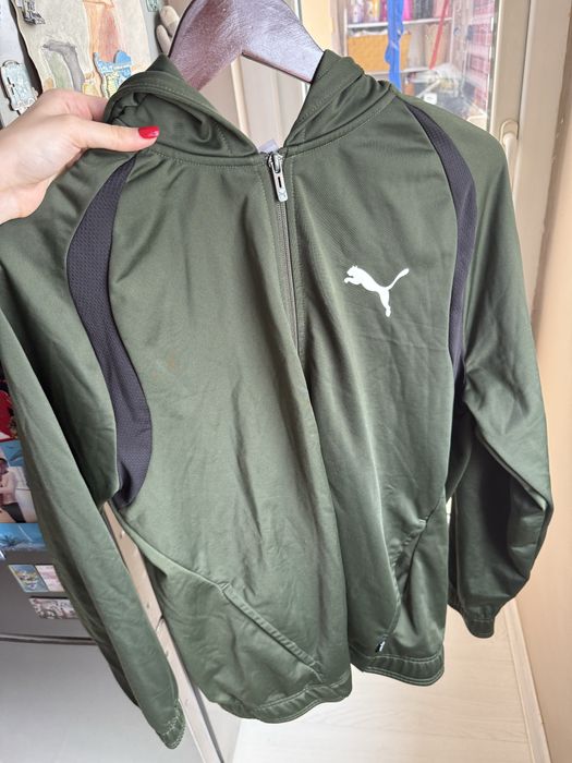 Екип закупен от магазин на Пума. Размер Л.