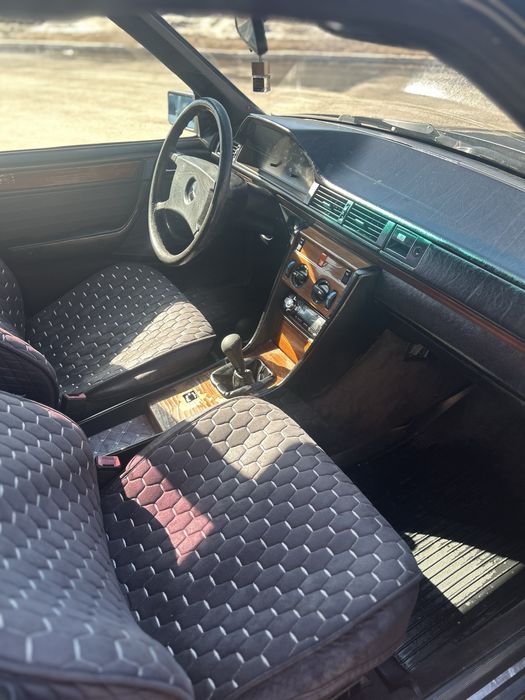 Mersedes-benz e200 (124)