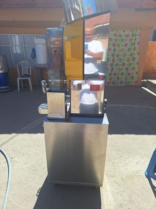 Машина за изтискване на сок