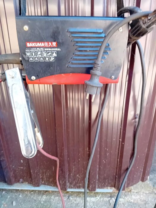 Vând aparat de sudura tip  invertor