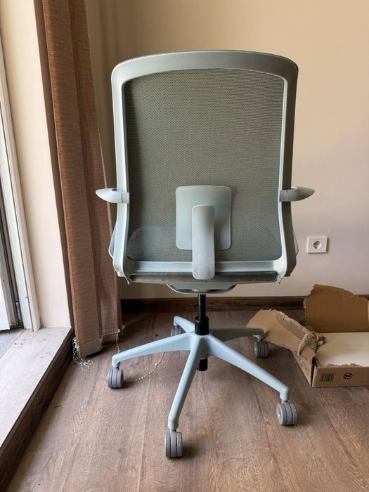 Зелен офис стол