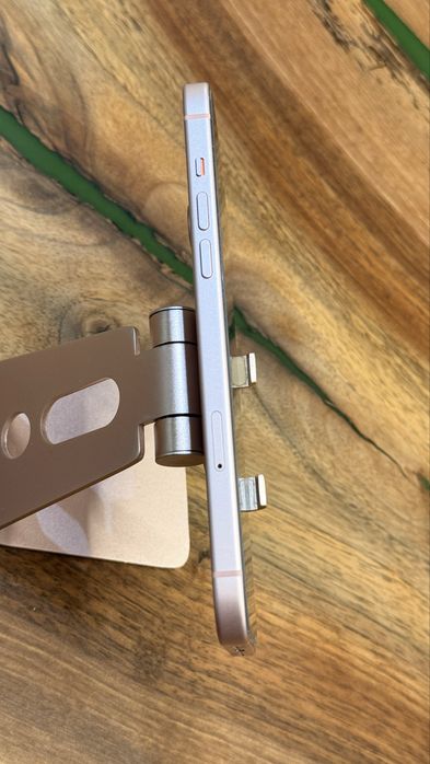 iPhone 15 Plus 256GB Pink - Stare Excelentă - Liber de Rețea