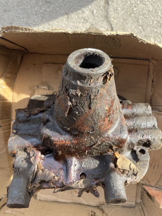 Продавам капак скоростна кутия за газ 51