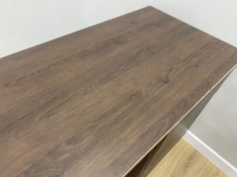 Письменный стол