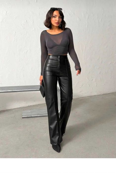 Pantaloni de piele
