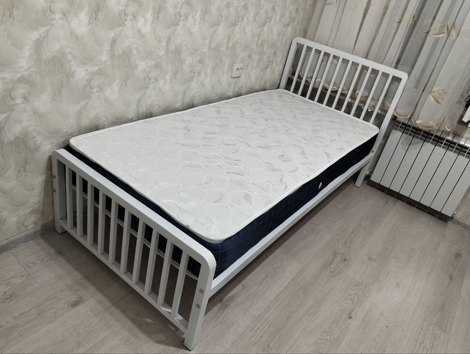 Двухспальная Односпальные полуторка металлические кровать