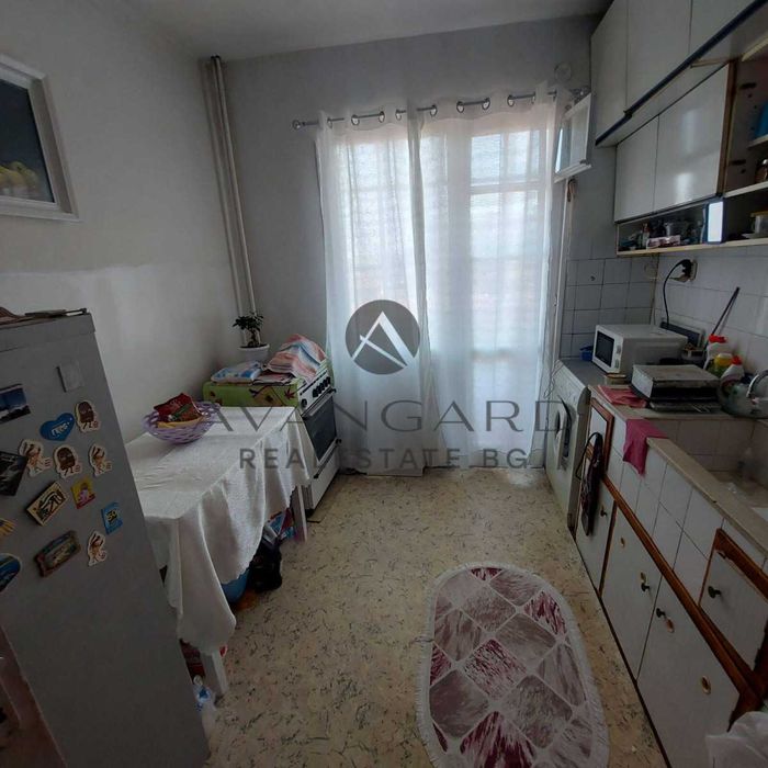 Продава се Тристаен апартамент в Пловдив, Изгрев - 84 кв.м за 1072 €/кв.м - Снимка #1