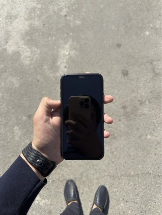 Iphone 11 qora 64gb