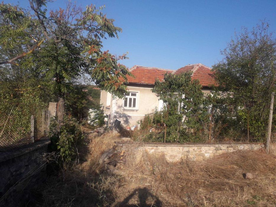Къща  в село Помощник