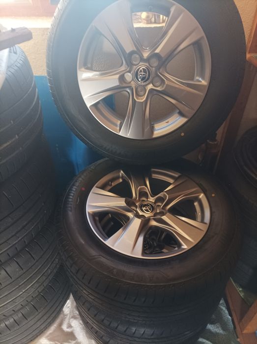 Roti Toyota RAV4 4