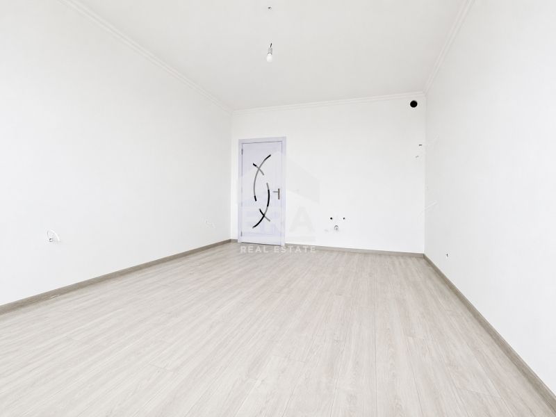 Продава се Тристаен апартамент в Варна, Възраждане 3 - 65 кв.м за 2400 €/кв.м - Снимка #5