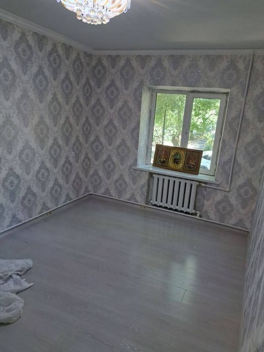 Буз 2 ЭКО базар, Продается 2 комнатная 1 этаж разделка.