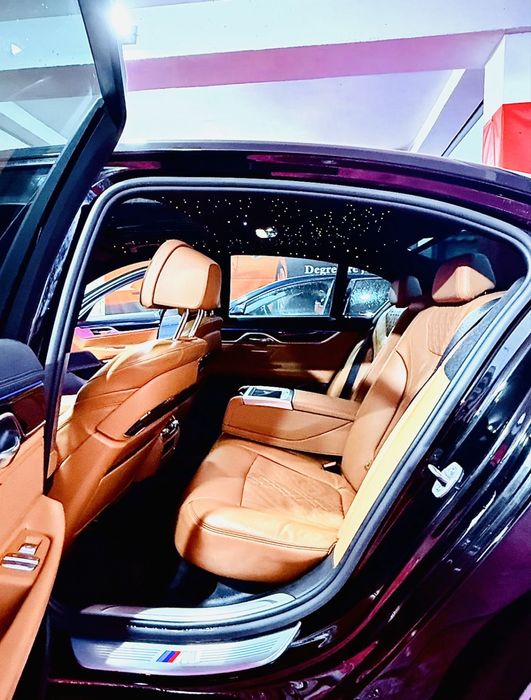 BMW 740d xDrive M Packet  – 2016 – Full Options – Întreținut exemplar