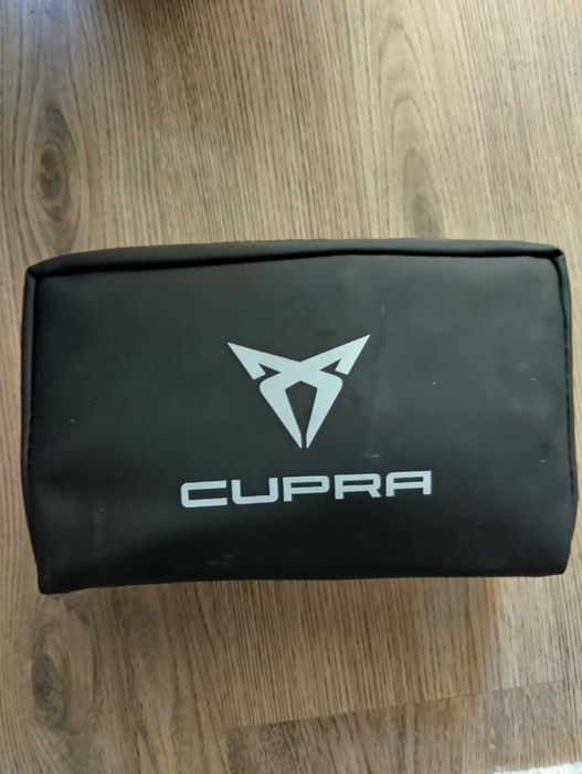 Оригинален  Авариен комплект и авто аптечка за Cupra