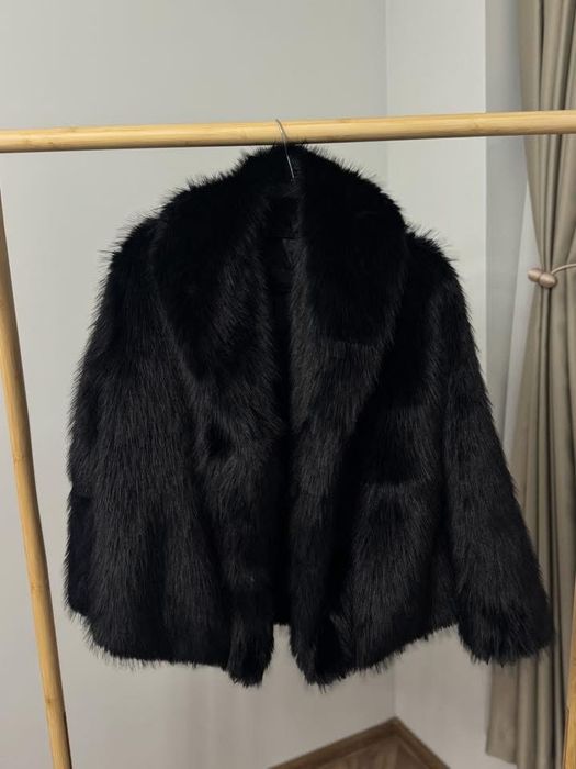 Черно палто косъм