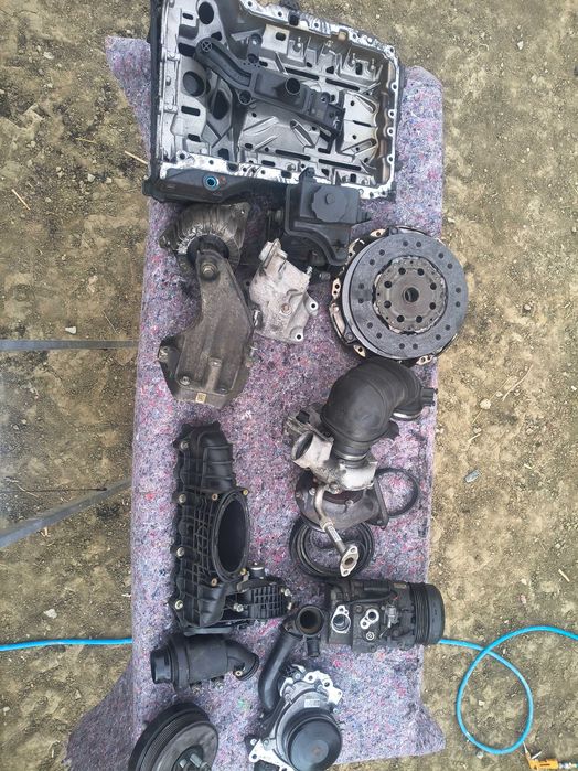 Vând Piese auto provenite de pe un motor Mercedes OM 651