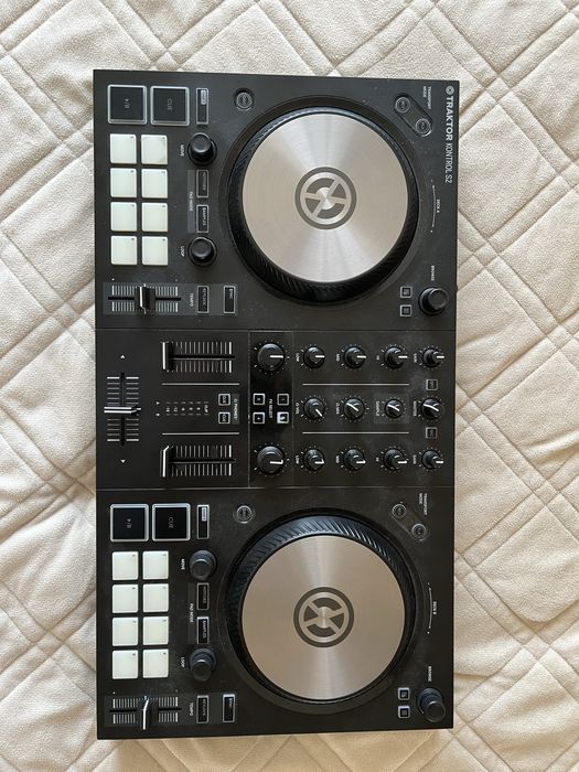 DJ контроллер Native Instruments Traktor Kontrol S2 MK3
