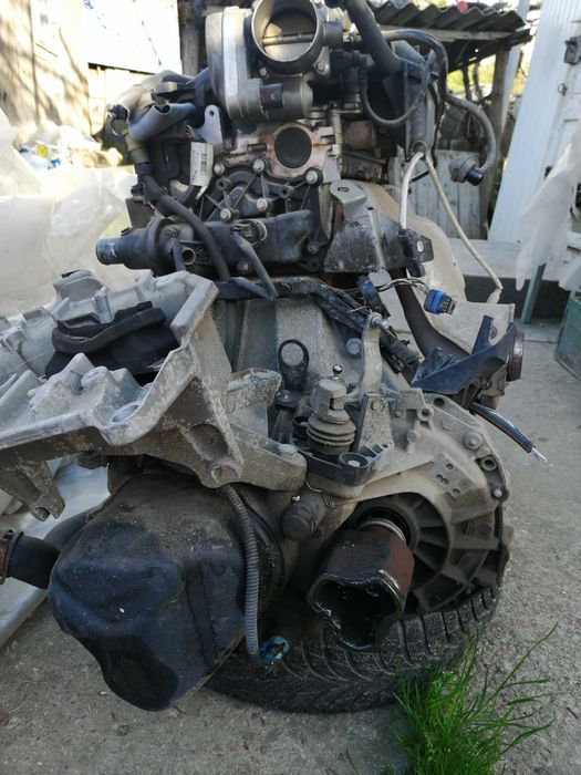 Vând motor capacitate 1.4, 16 valve, putere 72kw, renault clio, 2007