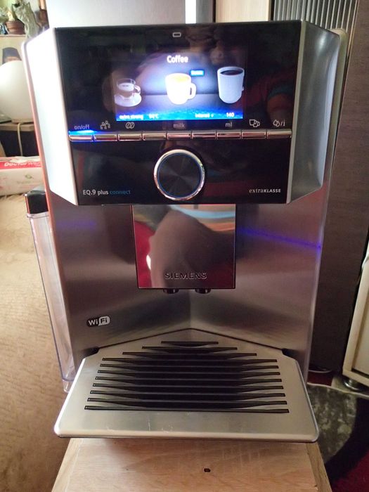 Espressor automat Siemens EQ9 PLUS Wifi Connect Seria700 / 2 râșnițe pentru boabe