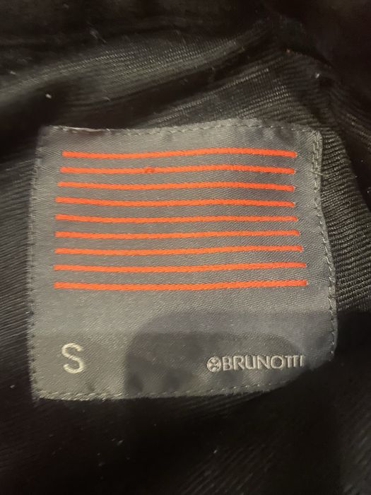 Скии панталони, якета- С, М и Л размер- по 20 лева