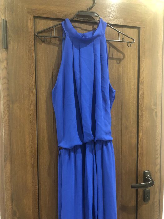 Дълга рокля в синьо
