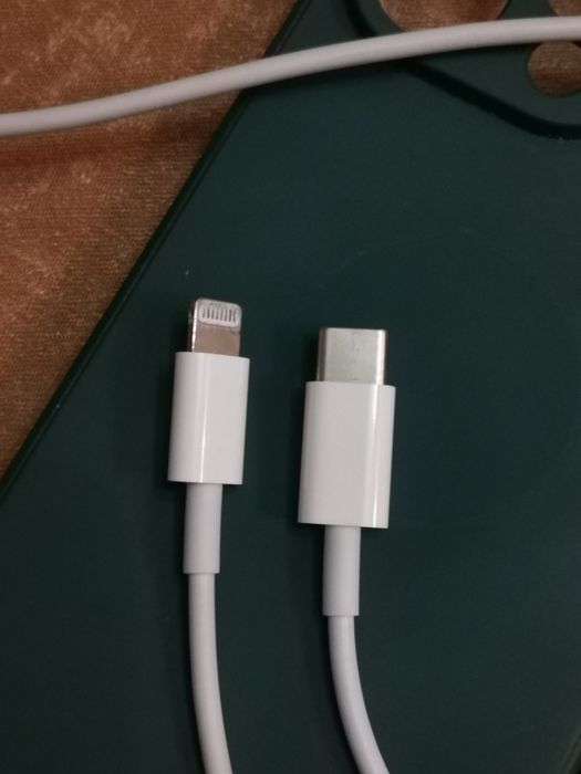 Продавам iPhone 14 pro 256gb