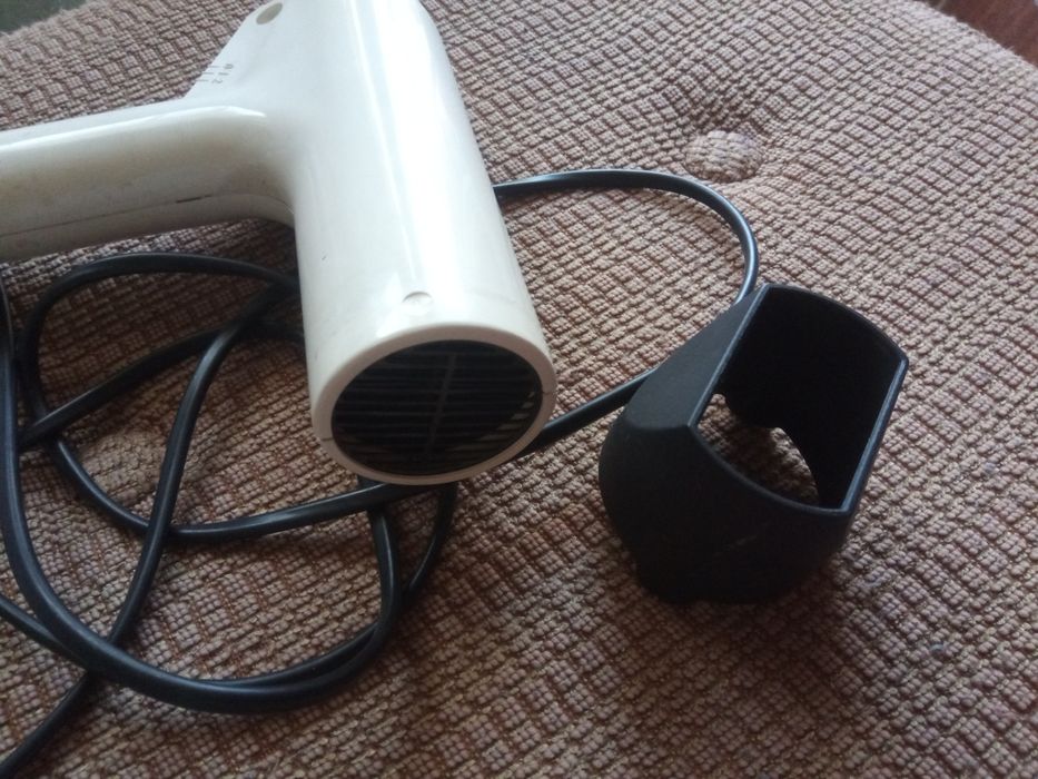 Сешоар CORNELIA бял