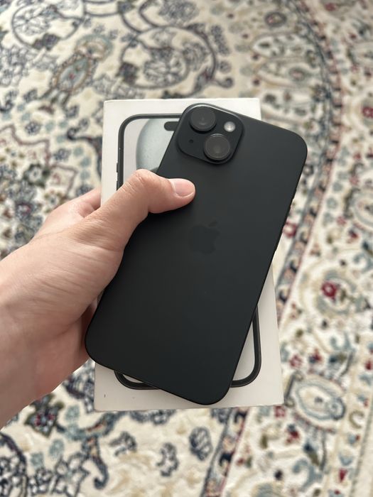 iPhone 15 128GB на гарантии