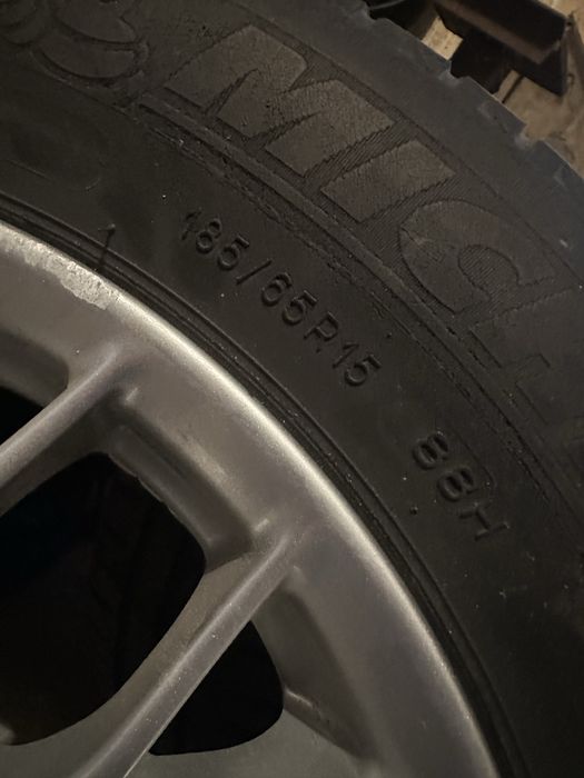 Джанти с гуми Peugeot 15R