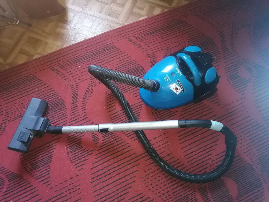 Пылесос Дэу 1600W бу